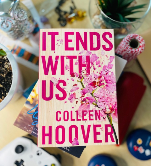 It Ends With Us by Colleen Hoover It Ends With Us by Colleen Hoover