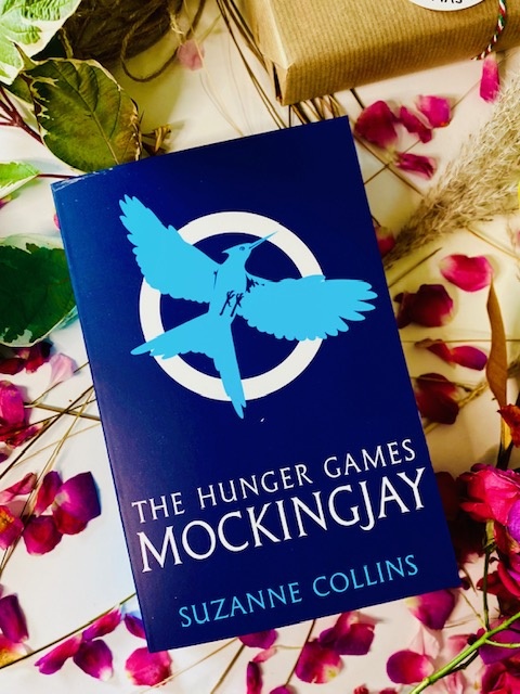 Mockingjay (Hunger Games) by Suzanne Collins Mockingjay (Hunger Games) by Suzanne Collins